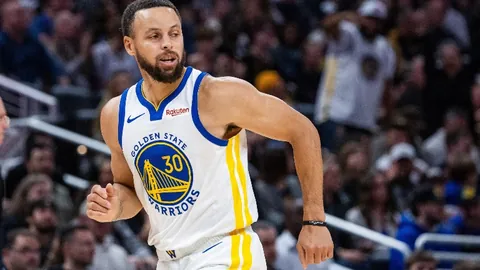 波尔津吉斯30分8板助力，杰伦布朗24分，凯尔特人112-102力克太阳